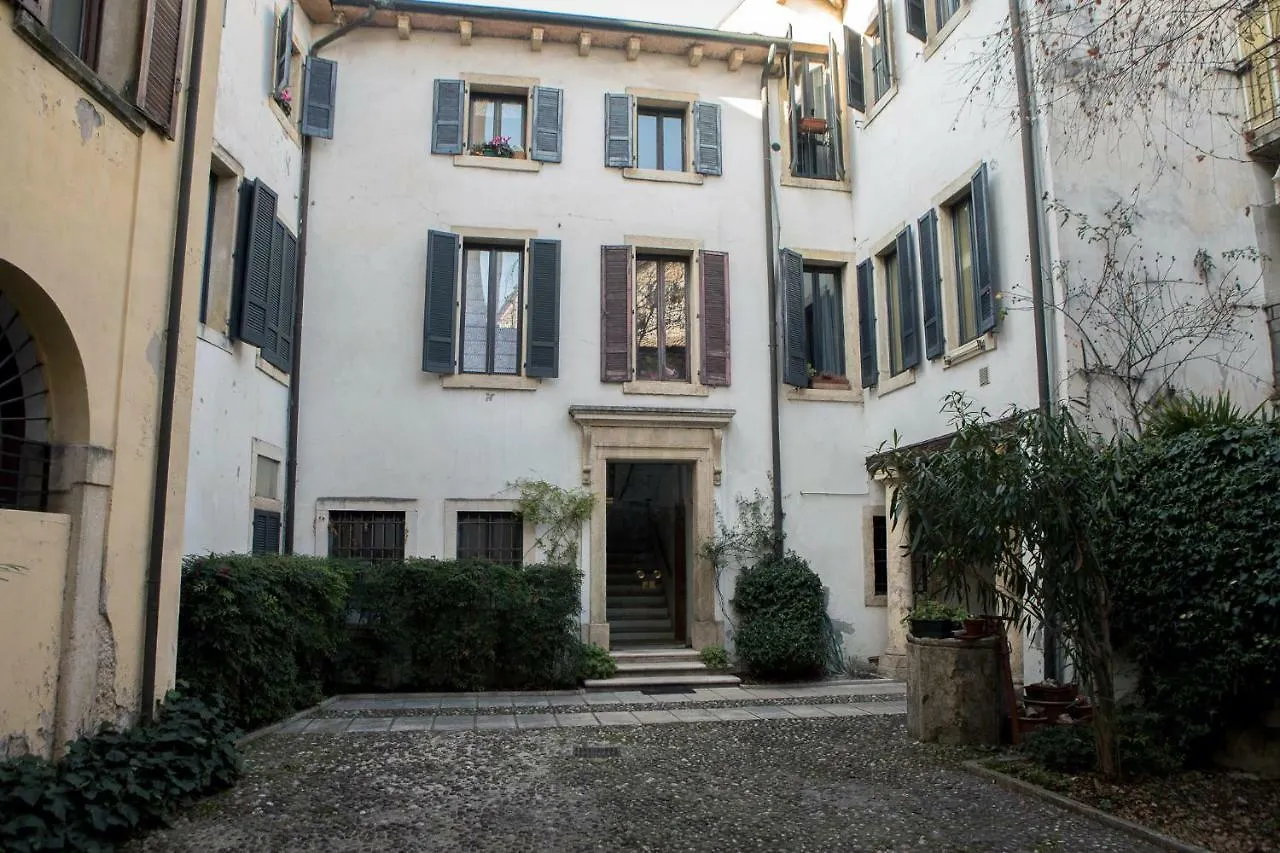 Apartment 7 Via Paradiso Hotel Verona Italy